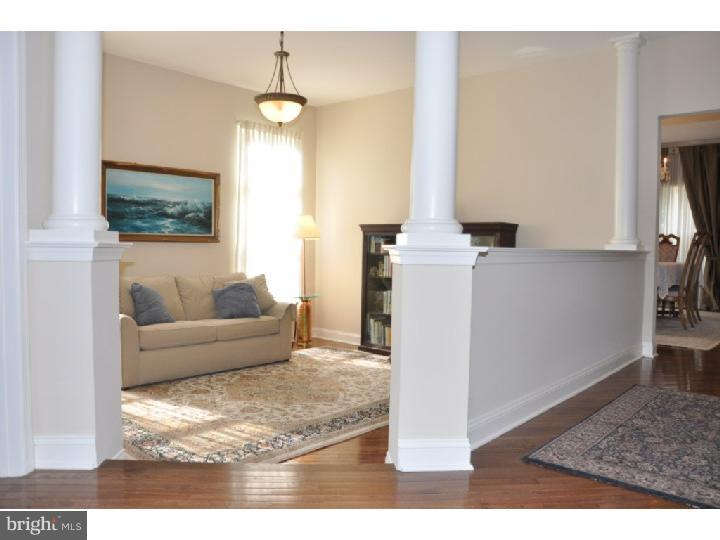 8 Ridgeview Road Delran, NJ 08075 - Photo 5 of 25 Living Room