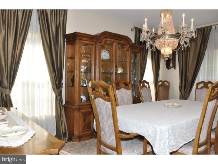 8 Ridgeview Road Delran, NJ 08075 - Photo 6 of 25 Dining Room