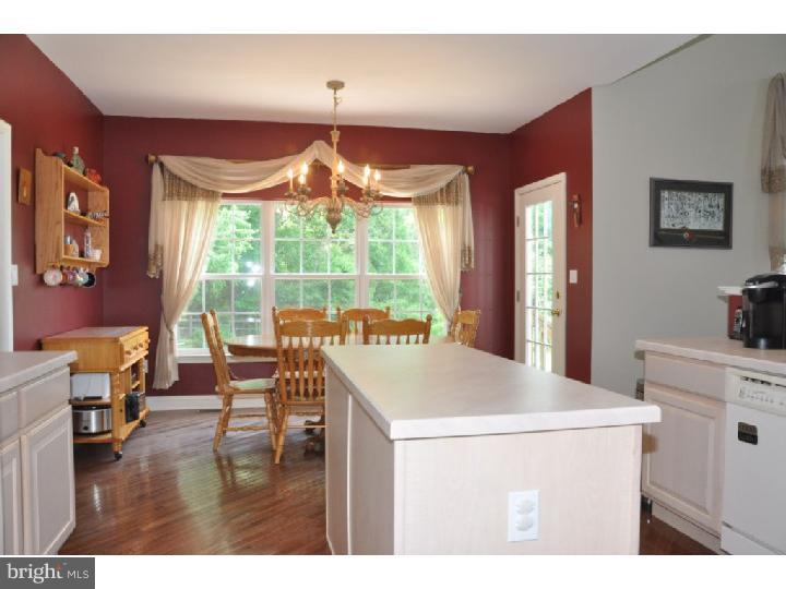 8 Ridgeview Road Delran, NJ 08075 - Photo 9 of 25 Kitchen