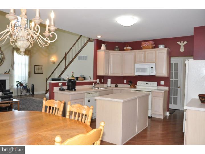 8 Ridgeview Road Delran, NJ 08075 - Photo 10 of 25 Kitchen