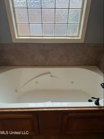 $310,000 | 128 Lakeway Drive, Madison, MS 39110