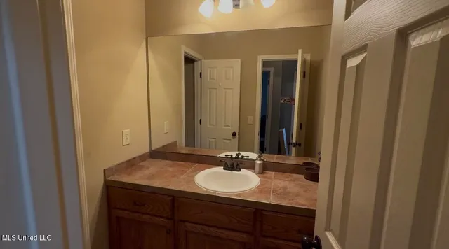 $310,000 | 128 Lakeway Drive, Madison, MS 39110