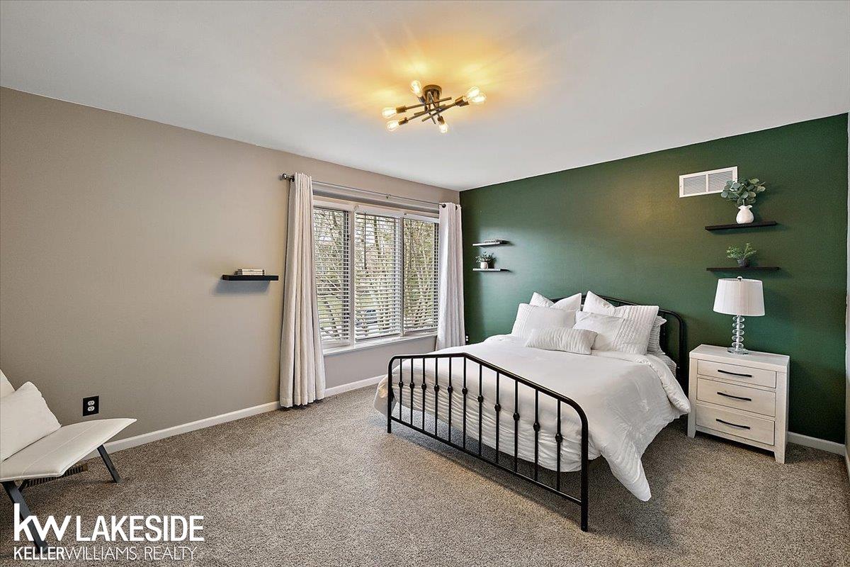 1065 Stony Pointe Boulevard Rochester, MI 48307 - Photo 74 of 90 50170424-4a571161-b4e3-41ef-88ba-012b24566bef.JPG
