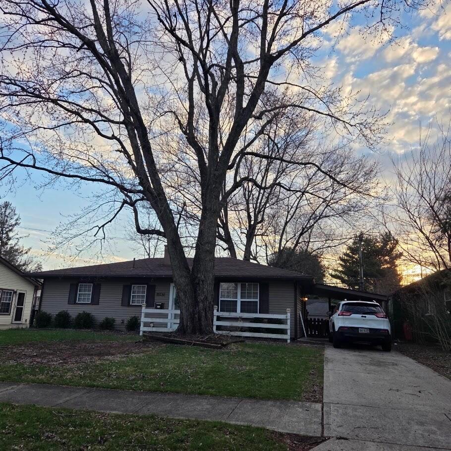 1047 Sunview Road Reynoldsburg, OH 43068 - Photo 1 of 10 front view