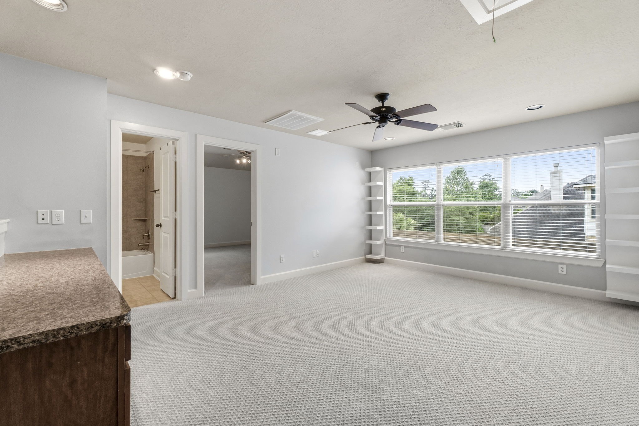 27 North Arrow Canyon Circle The Woodlands, TX 77389 - Photo 20 of 37
