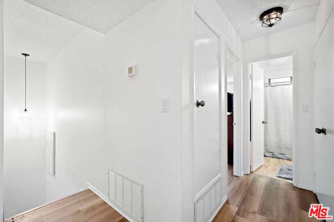 18560 Vanowen Street, Unit 15 Reseda, CA 91335 - Photo 15 of 23