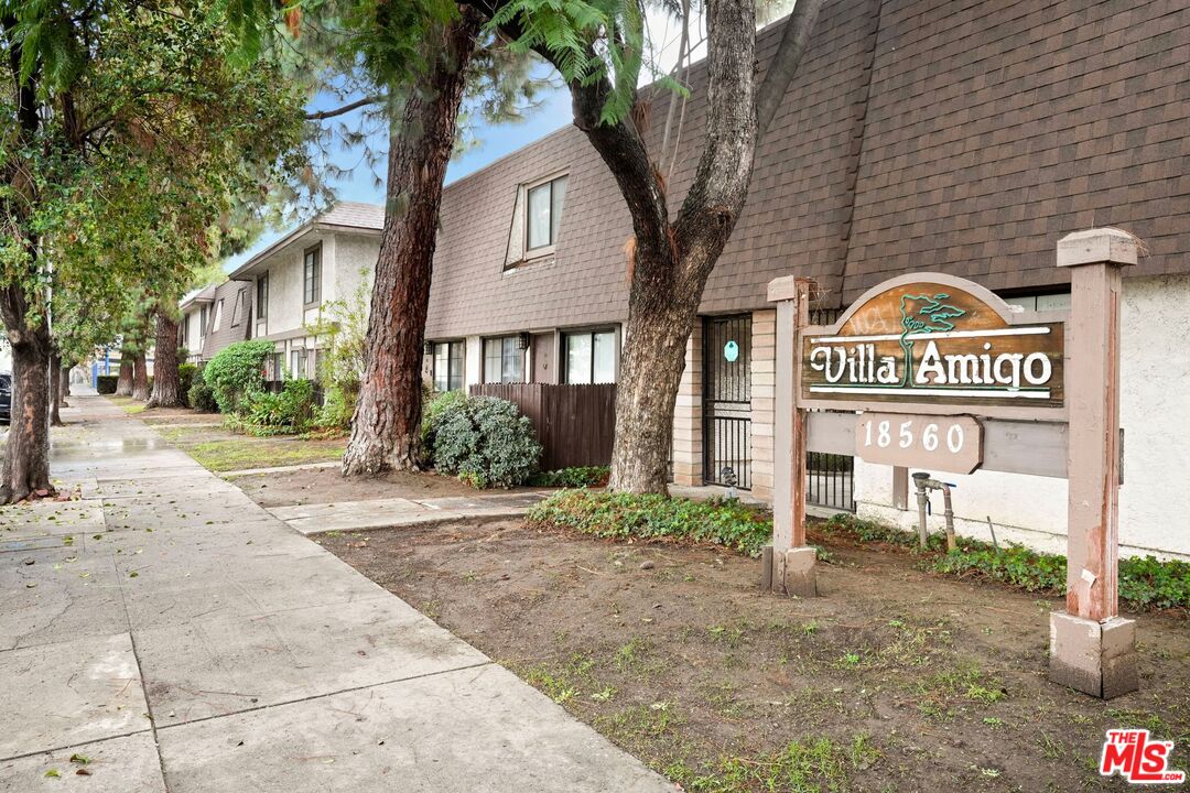 18560 Vanowen Street, Unit 15 Reseda, CA 91335 - Photo 22 of 23