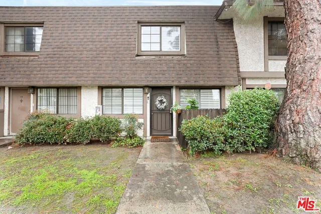 $535,000 | 18560 Vanowen Street, Unit 15, Reseda, CA 91335