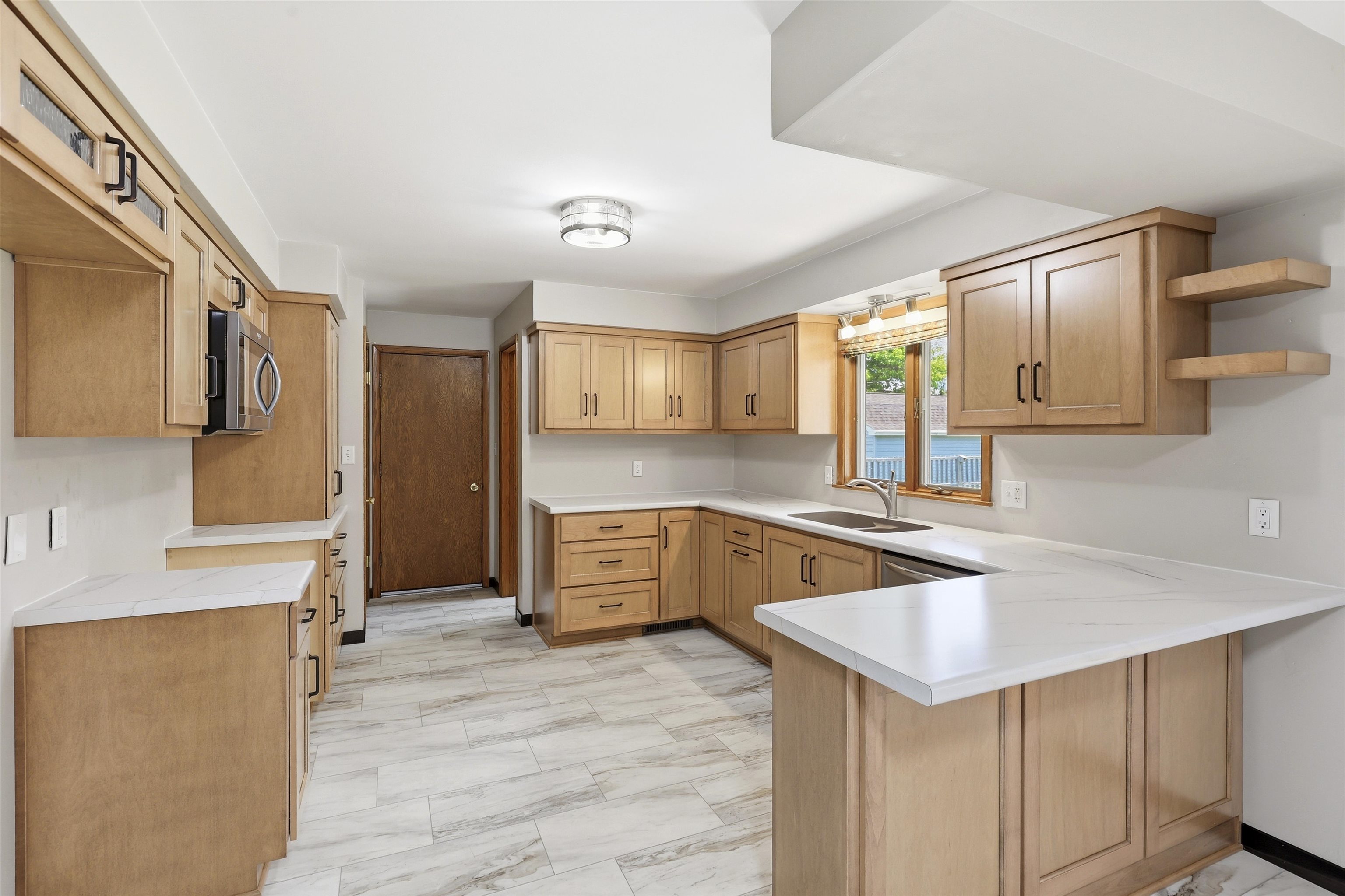 3517 West Florida Avenue Appleton, WI 54914 - Photo 4 of 32
