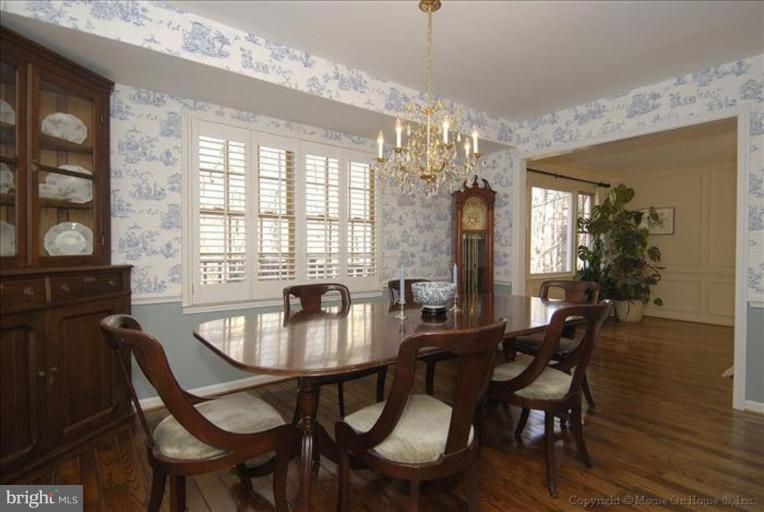2024 Adams Hill Road Vienna, VA 22182 - Photo 17 of 30 Dining Room #2