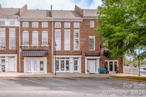 $425,000 | 21329 Catawba Avenue, Cornelius, NC 28031