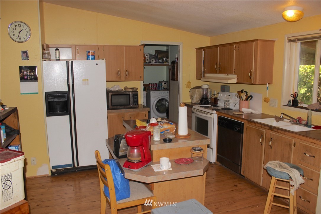 17307 Sargent Road Southwest Rochester, WA 98579 - Photo 9 of 25