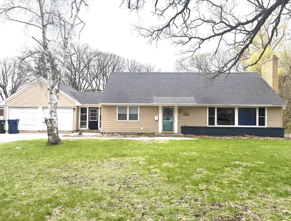 $329,000 | 1039 West Summit Avenue, Fergus Falls, MN 56537