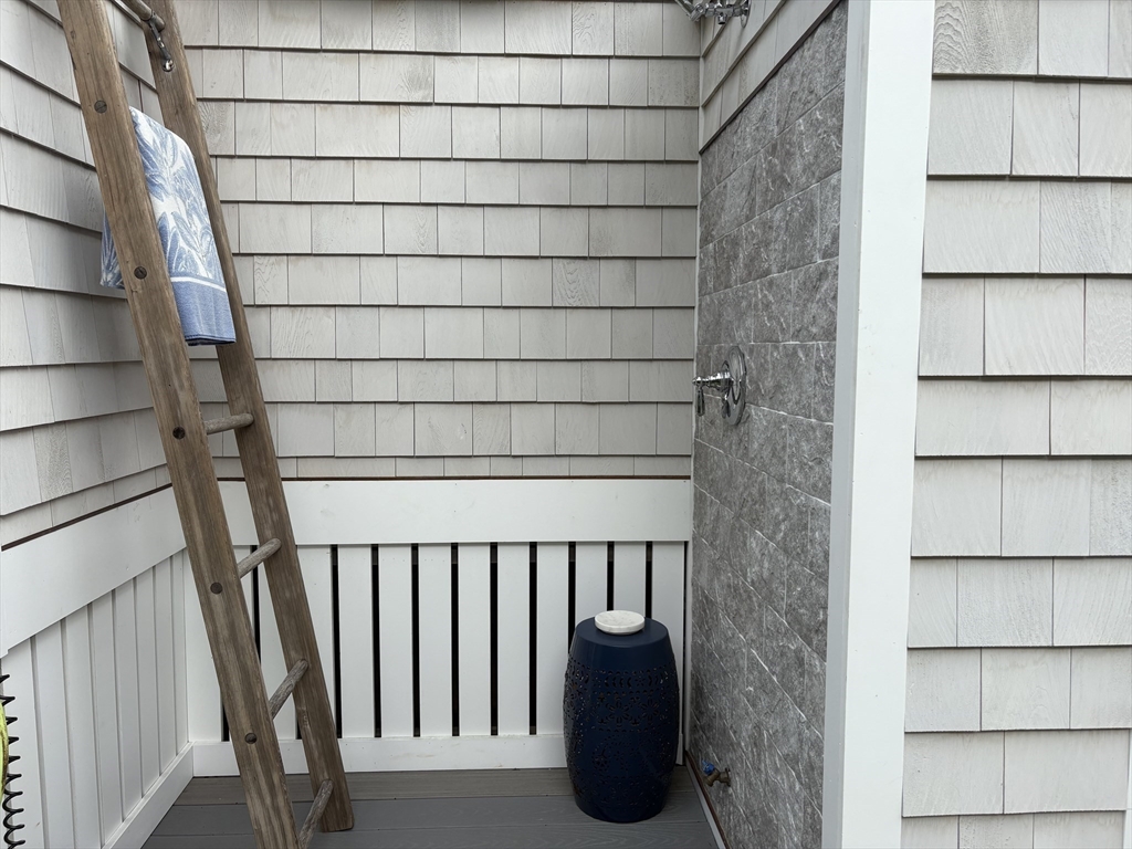 4 R Old County Road Rockport, MA 01966 - Photo 16 of 29