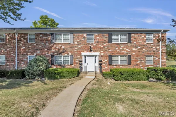 $89,900 | 3137 Roger Williams Drive, Unit C, Bridgeton, MO 63044