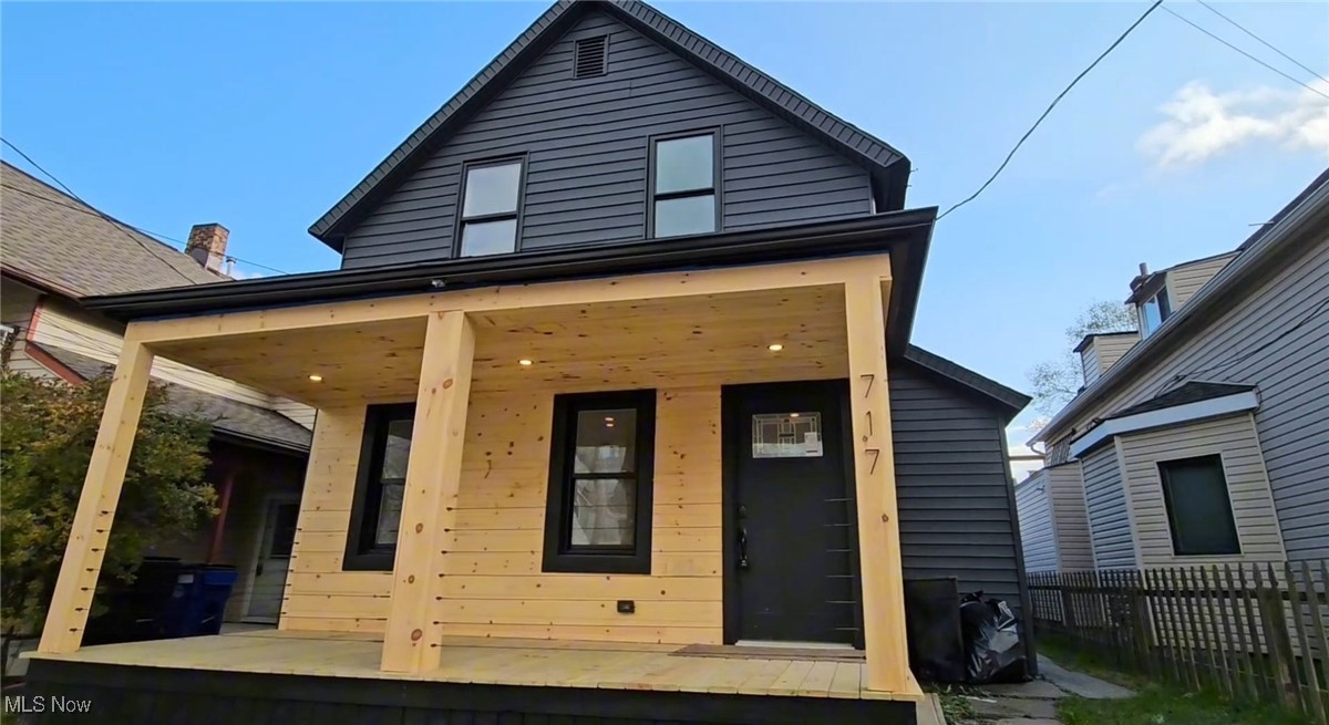 717 Literary Road Cleveland, OH 44113 - Photo 2 of 27 Gallery Image 2