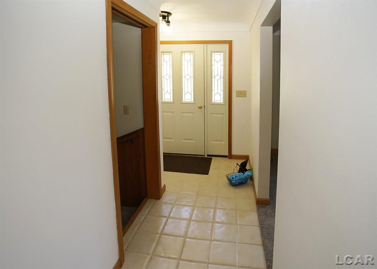 7 Ridgemont Drive Adrian, MI 49221 - Photo 6 of 54 50039550-5.JPG