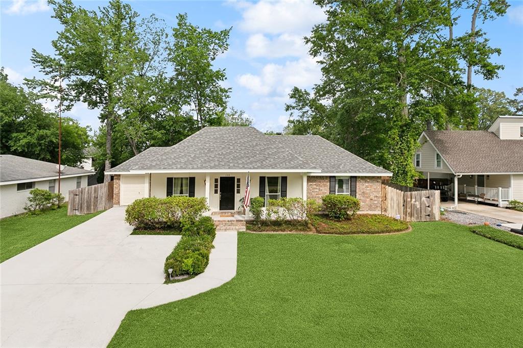 133 Live Oak Street Mandeville, LA 70448 - Photo 1 of 29