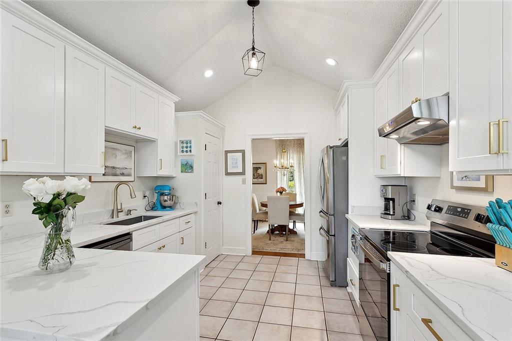 133 Live Oak Street Mandeville, LA 70448 - Photo 10 of 29