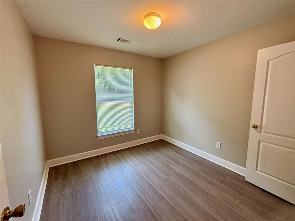 2595 Elliott Street Northwest Atlanta, GA 30318 - Photo 14 of 27