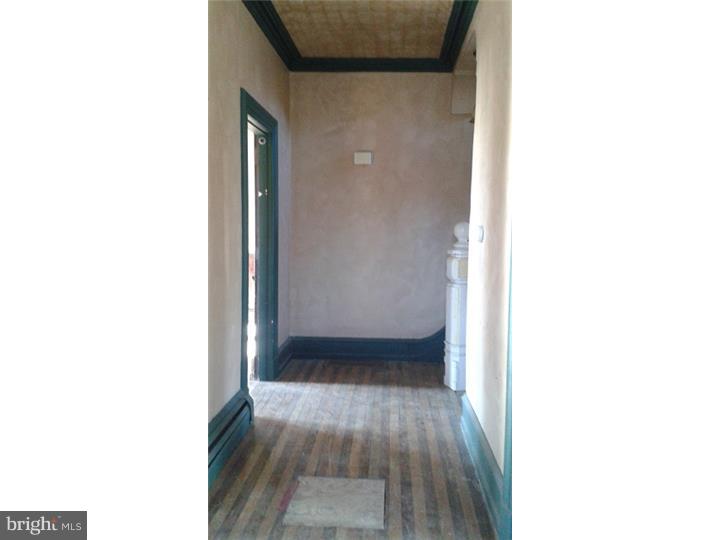 33 West Ridley Avenue Ridley Park, PA 19078 - Photo 2 of 15 Foyer