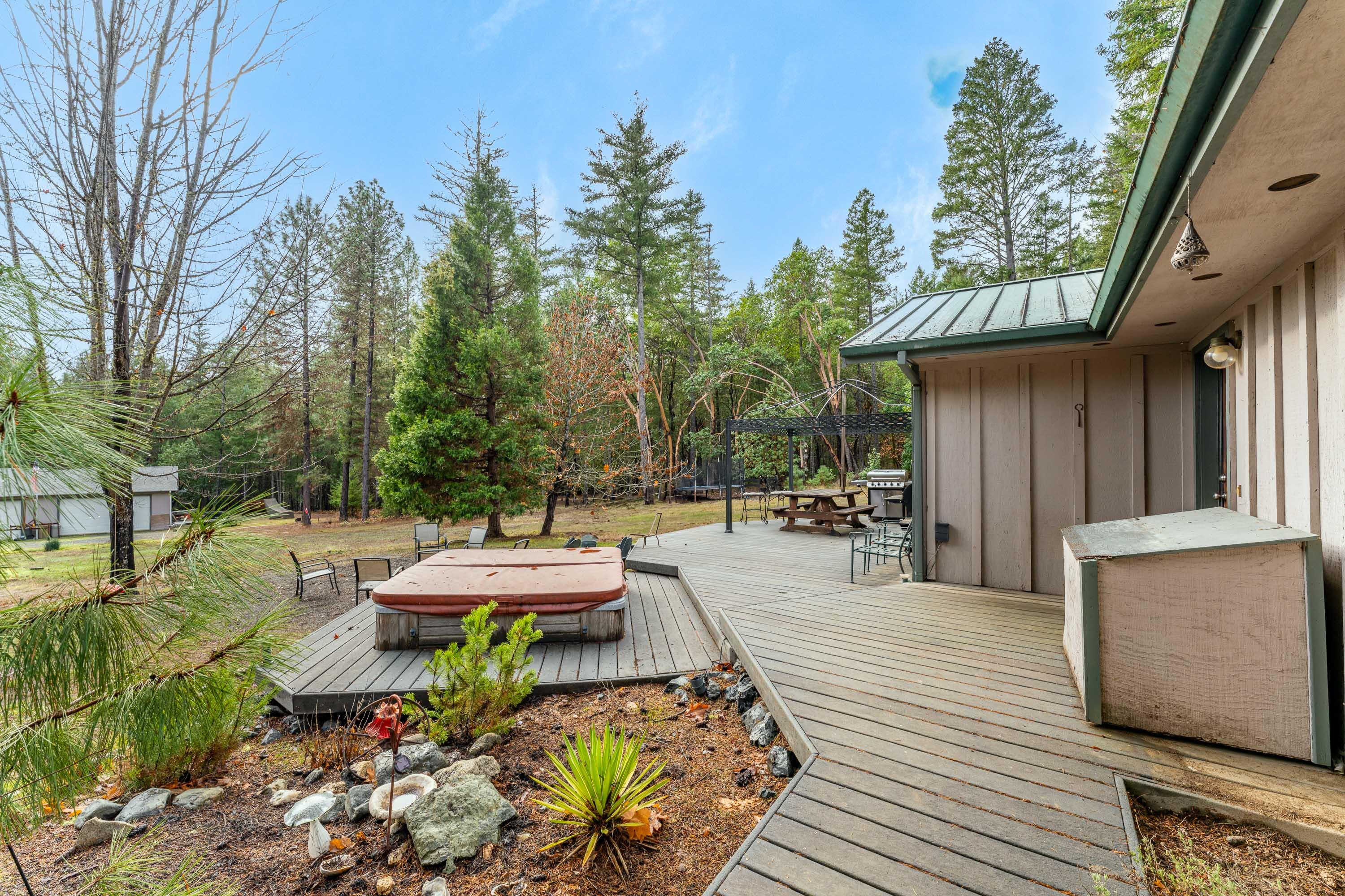 1616 Crow Road Merlin, OR 97532 - Photo 28 of 49 EXT (12 of 13)