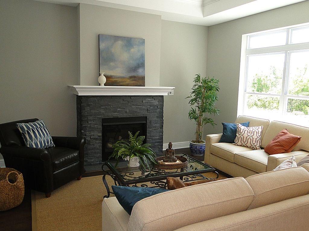 683 Ridge Avenue Canonsburg, PA 15317 - Photo 5 of 25 Living Room