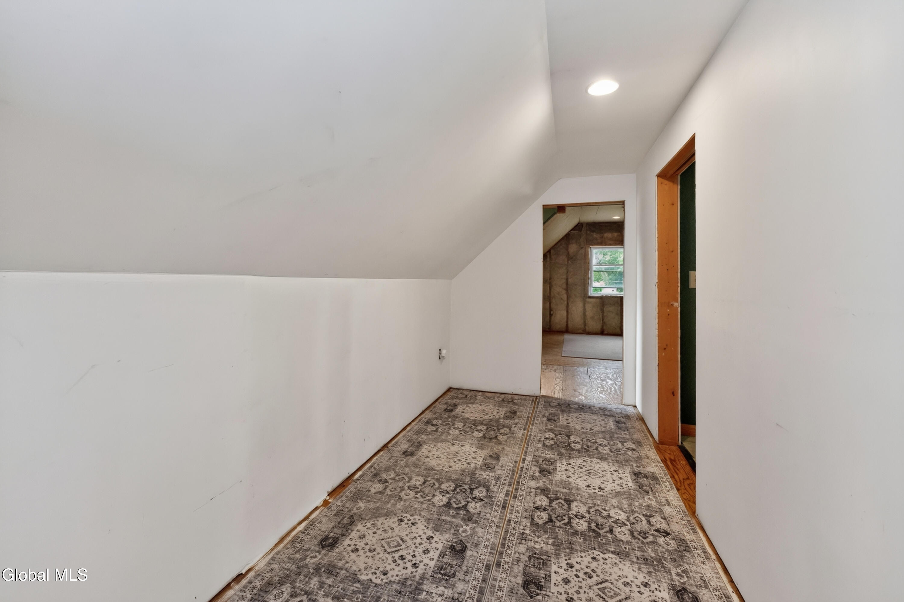 27 Fellows Road Halfmoon, NY 12065 - Photo 30 of 54 6 2nd Floor 1