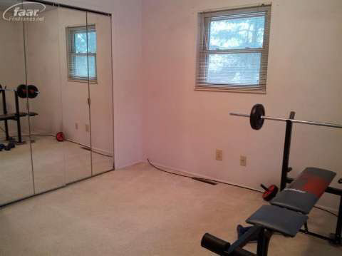1518 North Long Lake Road Fenton, MI 48430 - Photo 14 of 18 20393959-13.JPG