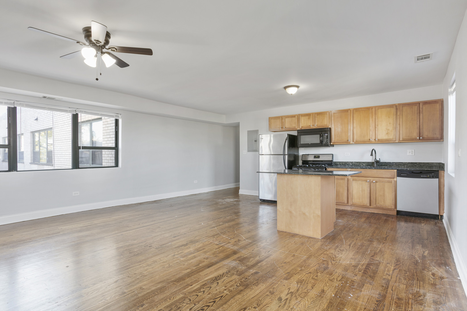 7616 North Marshfield Avenue, Unit 407 Chicago, IL 60626 - Photo 2 of 13