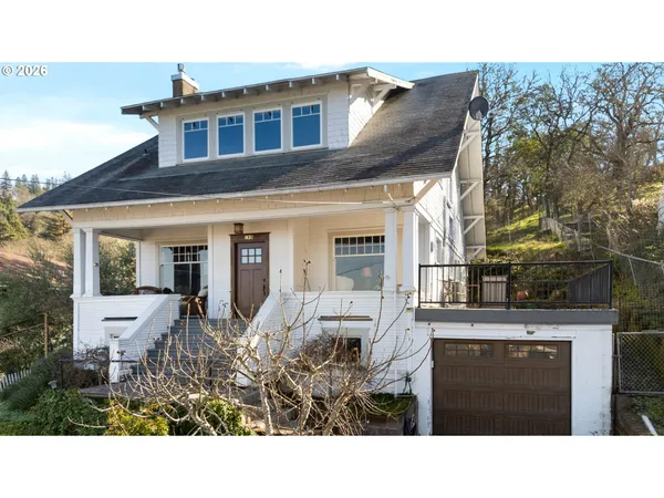 $450,000 | 837 Southeast Watson Lane, Roseburg, OR 97470
