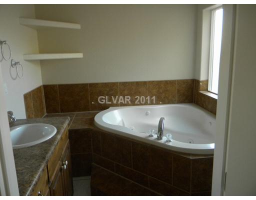 265 Kiva Road Caliente, NV 89008 - Photo 5 of 8 Master Bath/Spa.