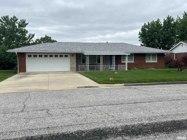 $185,000 | 7 Southvale Drive, Jacksonville, IL 62650
