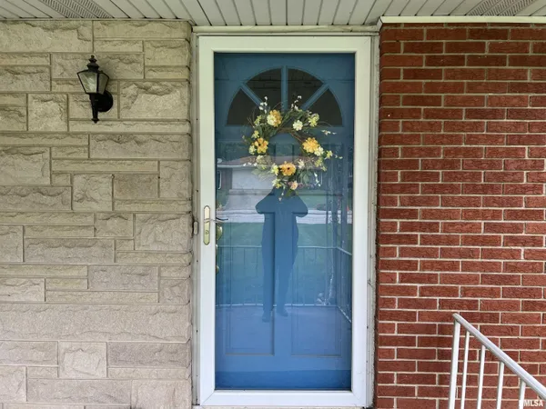$185,000 | 7 Southvale Drive, Jacksonville, IL 62650