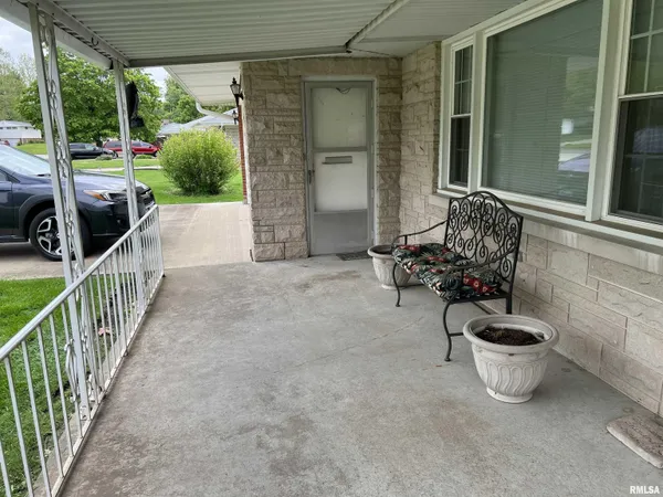 $185,000 | 7 Southvale Drive, Jacksonville, IL 62650