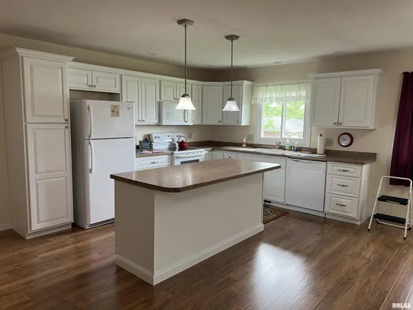 $185,000 | 7 Southvale Drive, Jacksonville, IL 62650