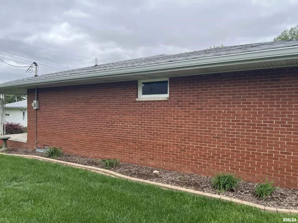 $185,000 | 7 Southvale Drive, Jacksonville, IL 62650