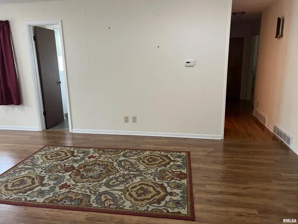 $185,000 | 7 Southvale Drive, Jacksonville, IL 62650