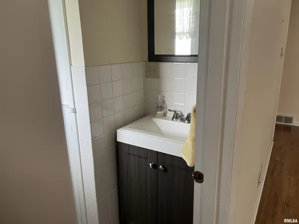 $185,000 | 7 Southvale Drive, Jacksonville, IL 62650