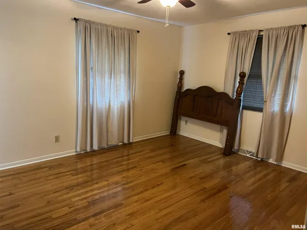 $185,000 | 7 Southvale Drive, Jacksonville, IL 62650