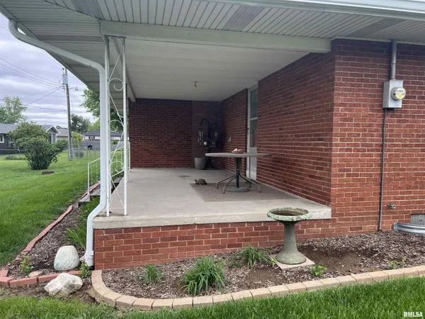 $185,000 | 7 Southvale Drive, Jacksonville, IL 62650