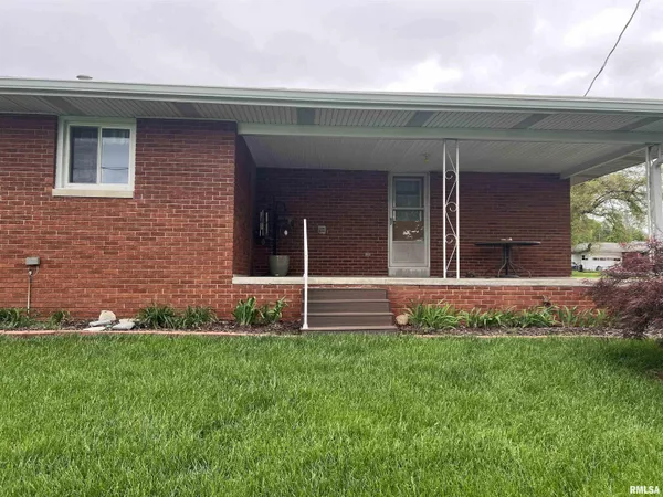 $185,000 | 7 Southvale Drive, Jacksonville, IL 62650
