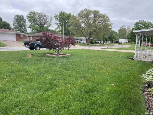 $185,000 | 7 Southvale Drive, Jacksonville, IL 62650