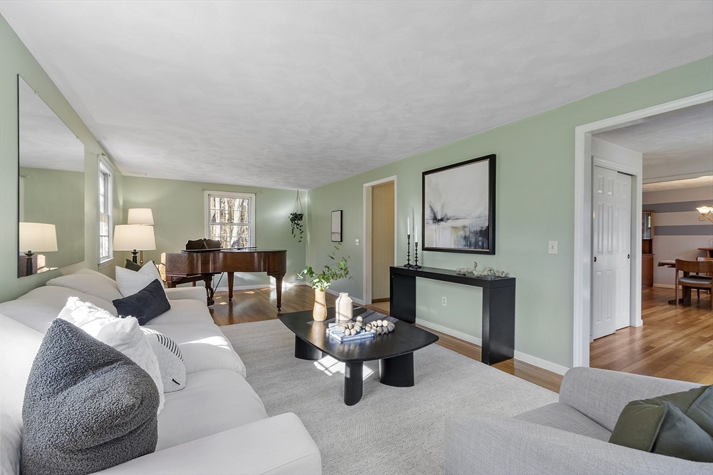 58 Brucewood Road East Acton, MA 01720 - Photo 4 of 41 Gallery Image 4