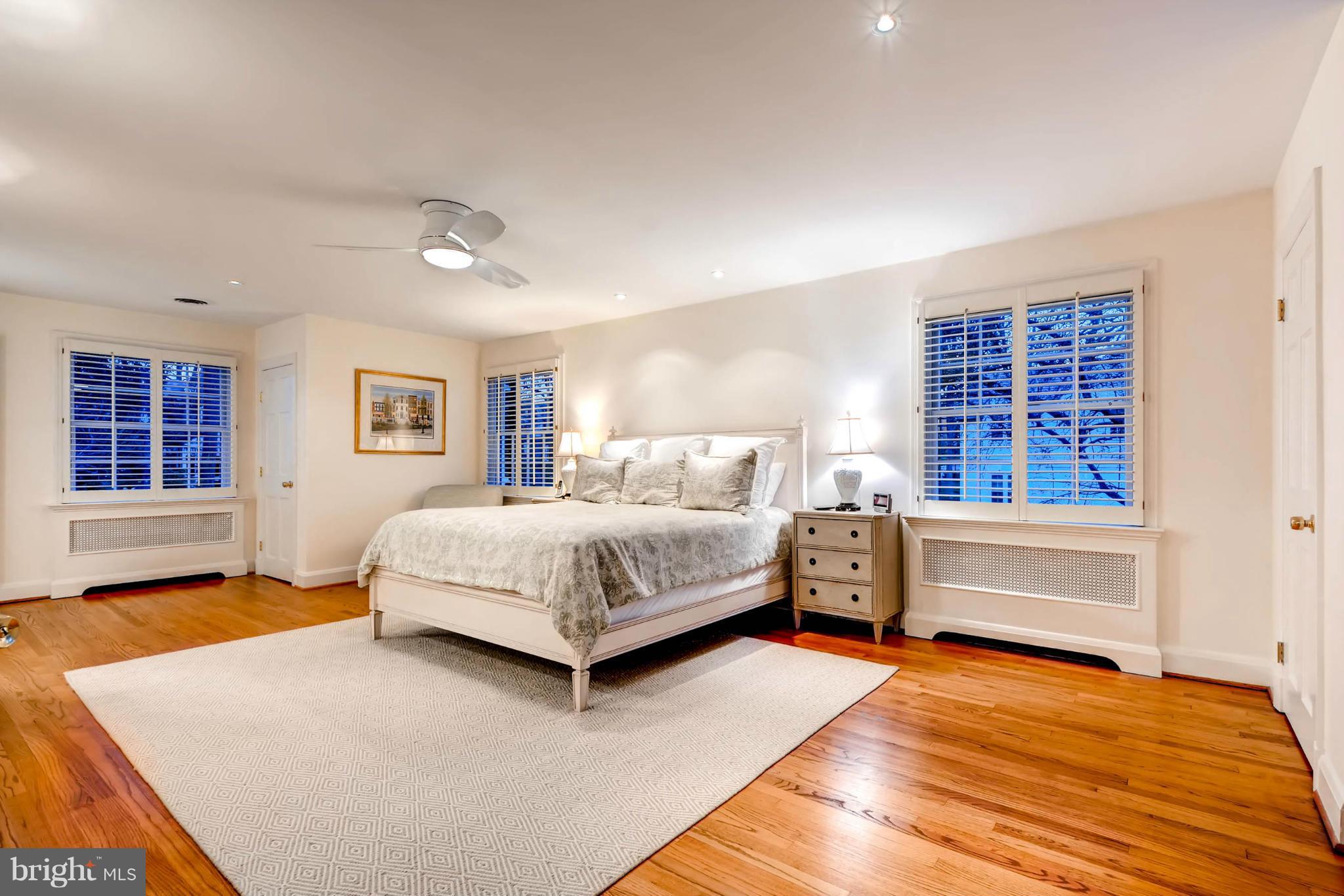 112 Goodale Road Baltimore, MD 21212 - Photo 16 of 30 Expansive master bedroom