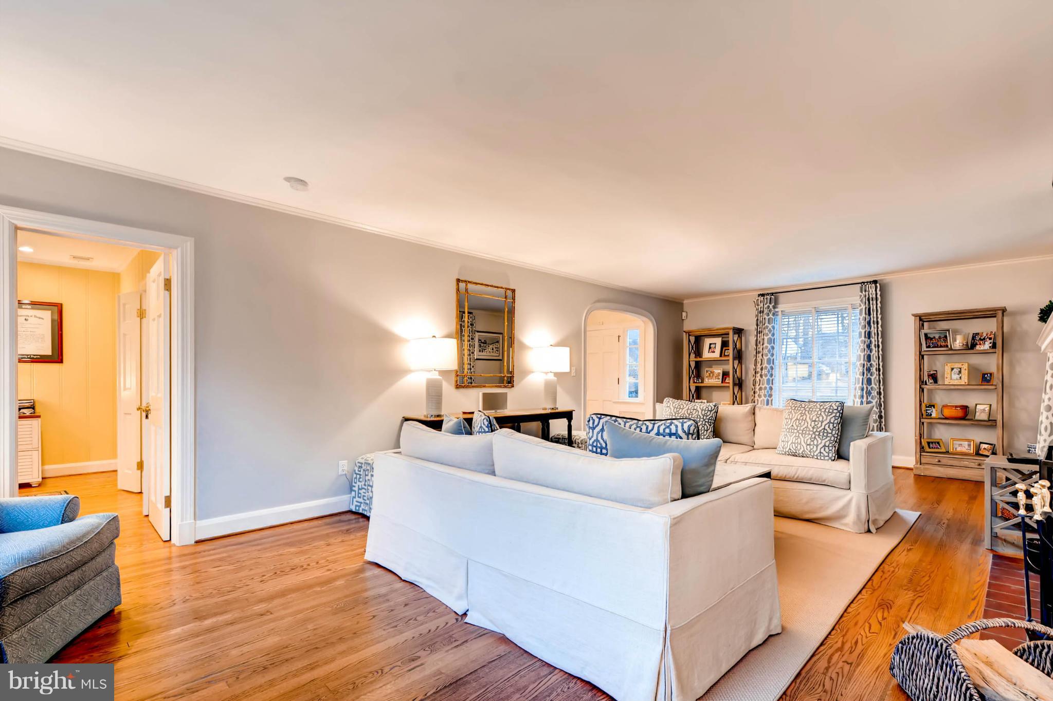 112 Goodale Road Baltimore, MD 21212 - Photo 6 of 30 Living Room