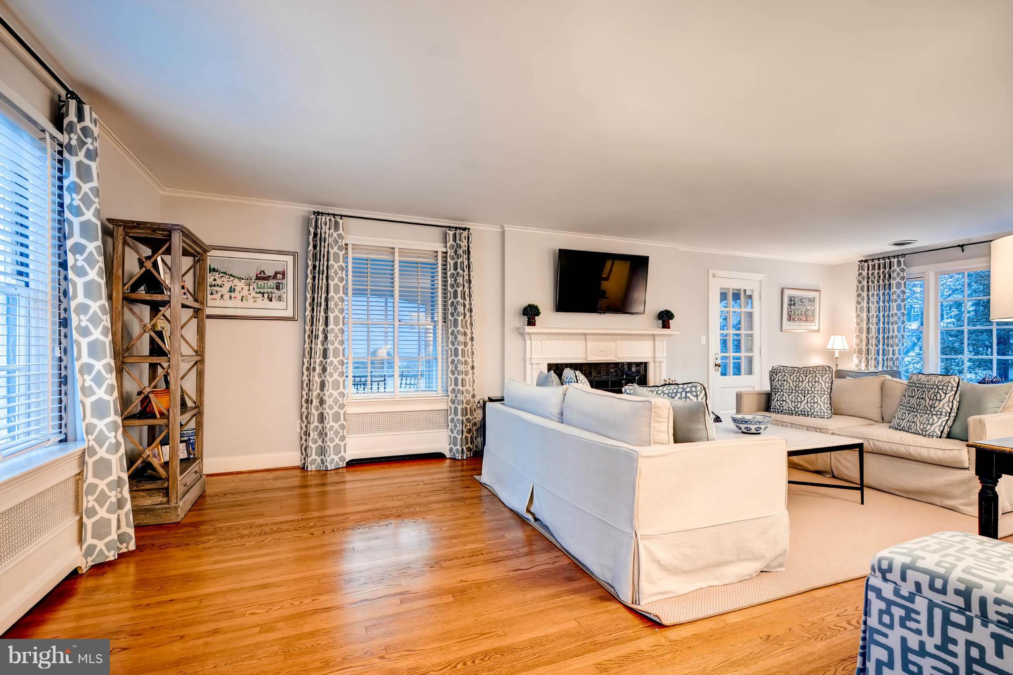 112 Goodale Road Baltimore, MD 21212 - Photo 7 of 30 Living Room