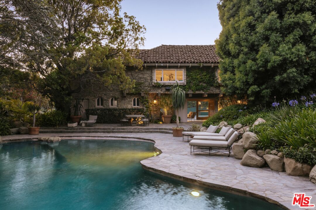 423 North Faring Road Los Angeles, CA 90077 - Photo 35 of 35