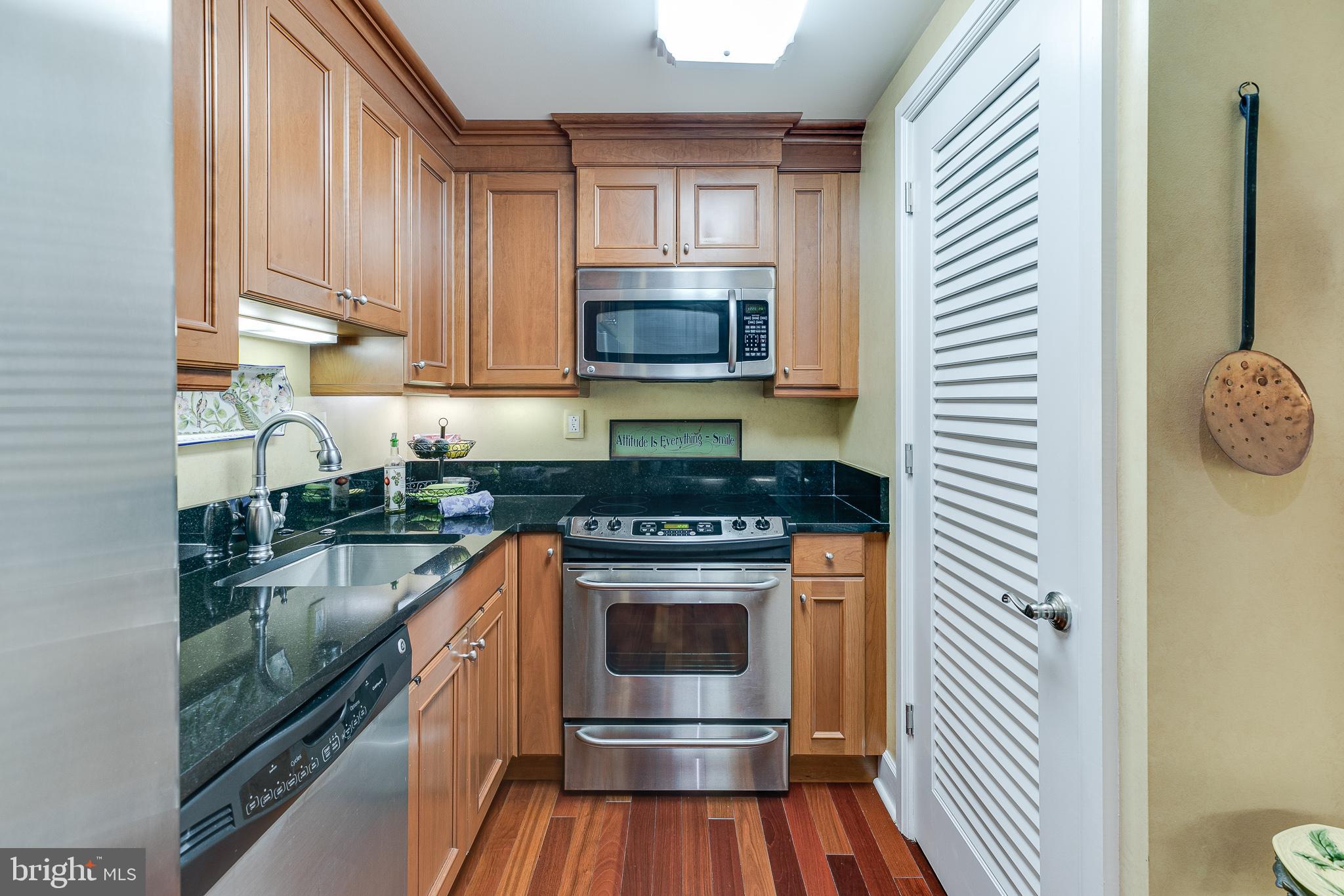 1701 Locust Street, Unit 2015 Philadelphia, PA 19103 - Photo 12 of 22