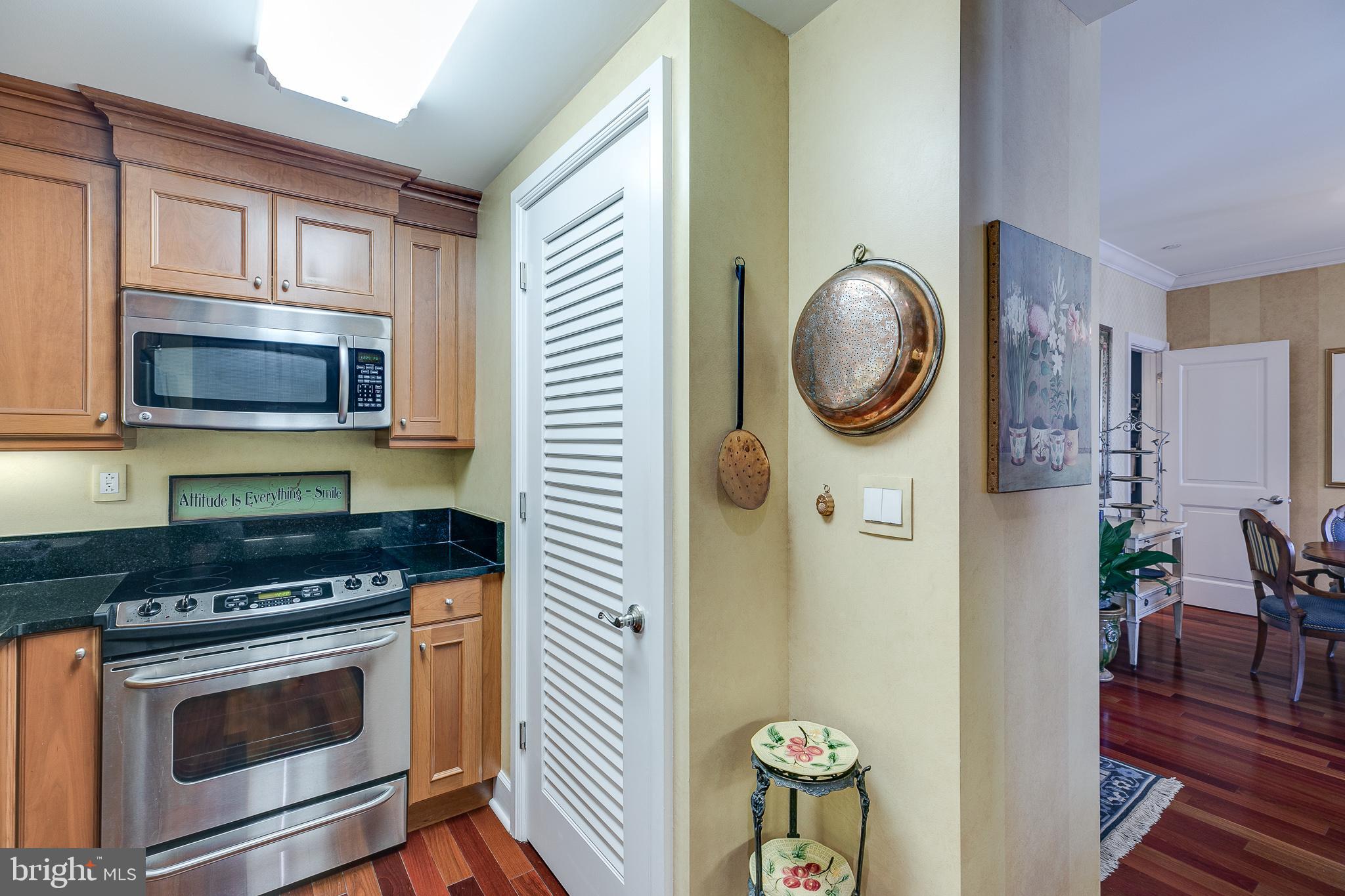 1701 Locust Street, Unit 2015 Philadelphia, PA 19103 - Photo 13 of 22